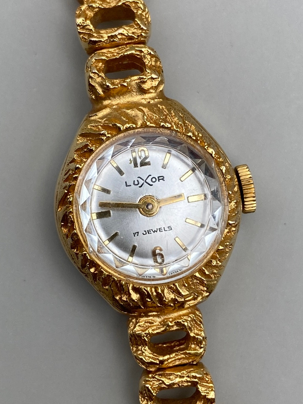 Montre Vintage Luxor – Plaqué or G10 – Mouvement mécanique 17 rubis 60-70s