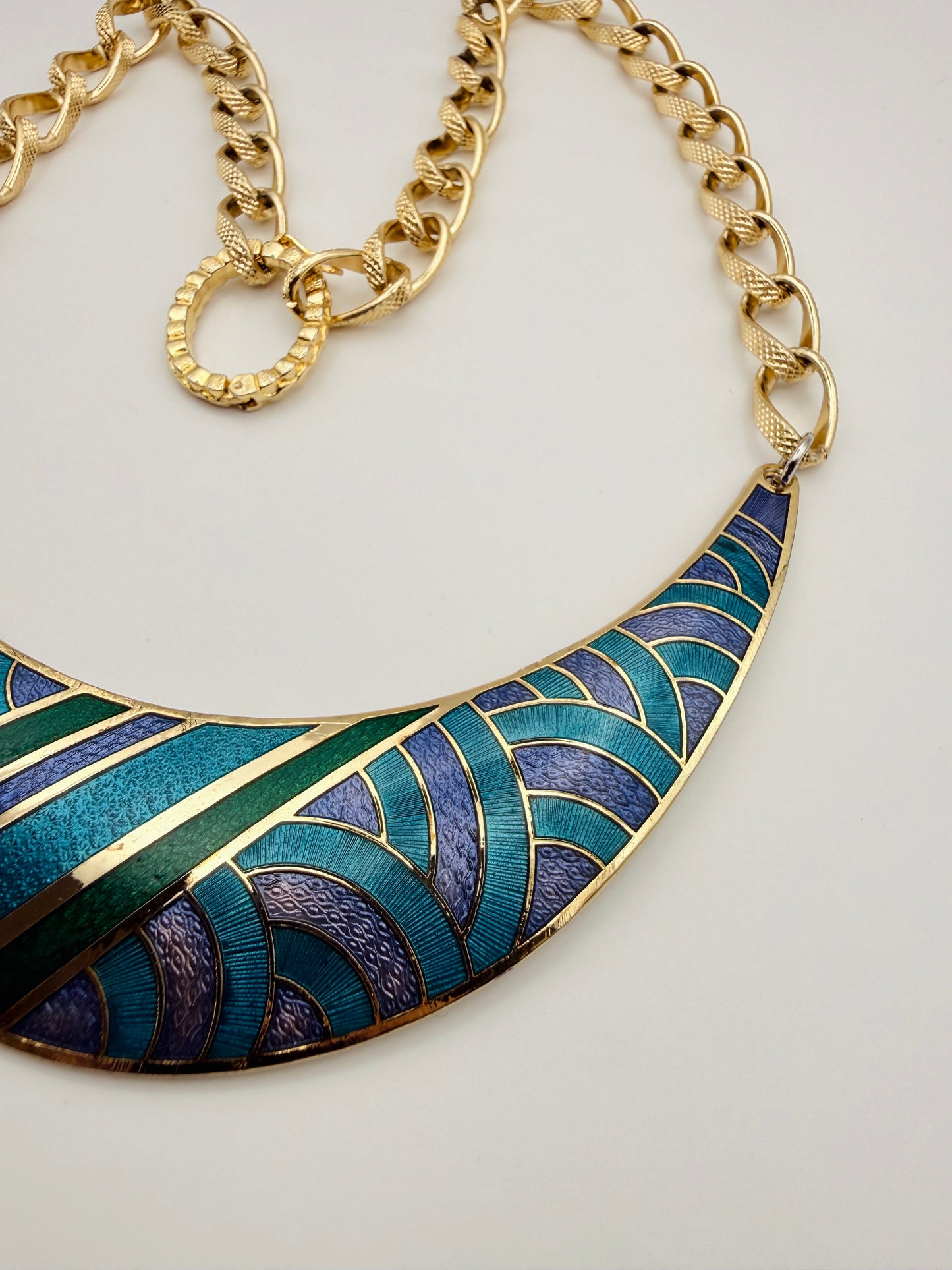 Collier plastron vintage émaillé