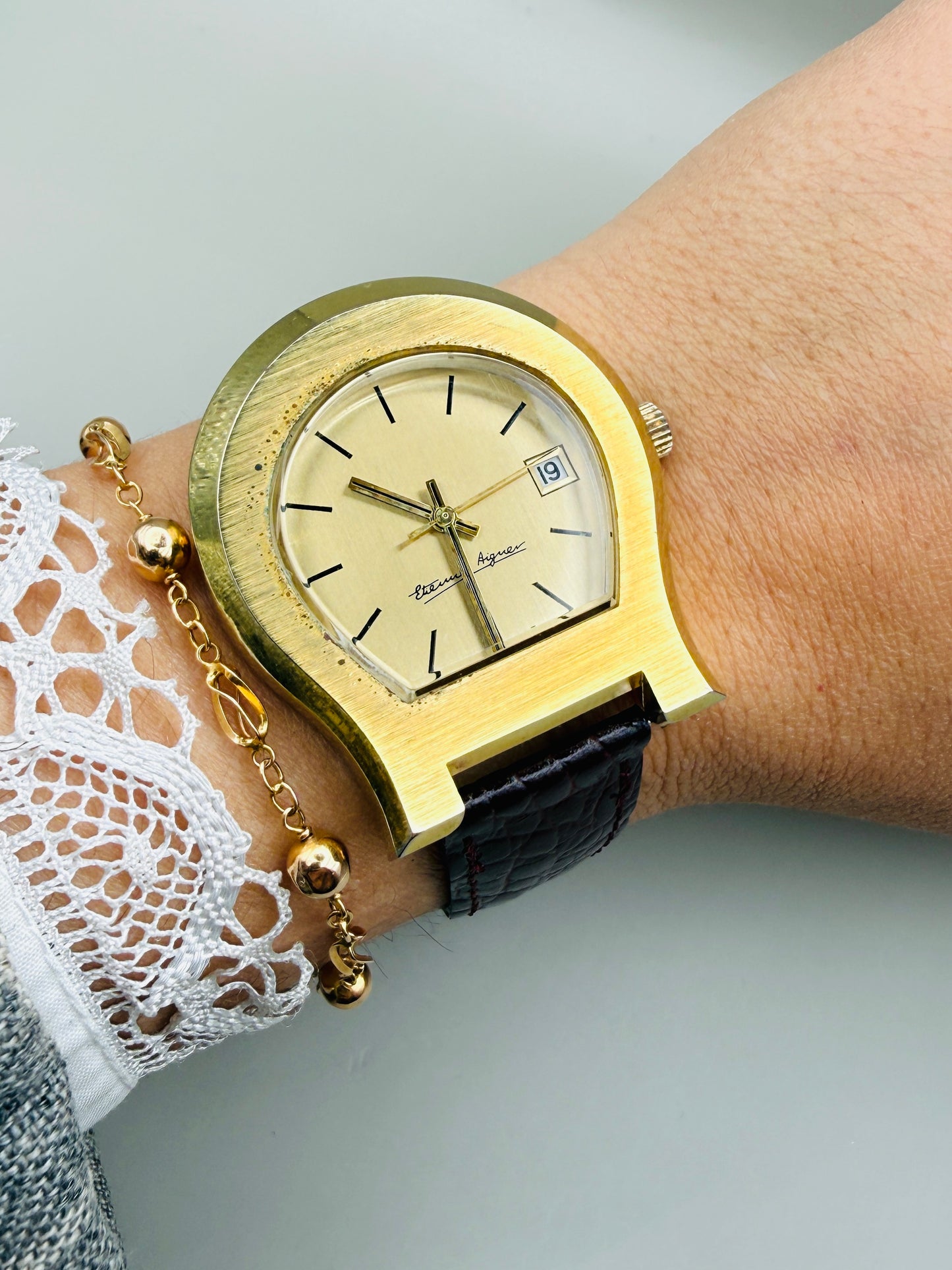 Montre vintage Étienne Aigner – automatique & design sculptural