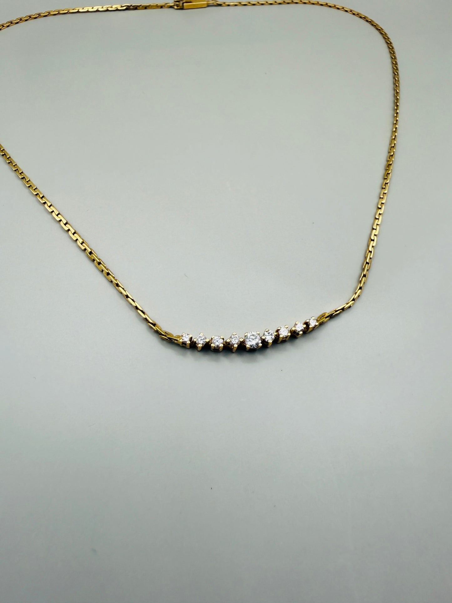 Collier vintage diamants en or 18 carats – ligne de lumière