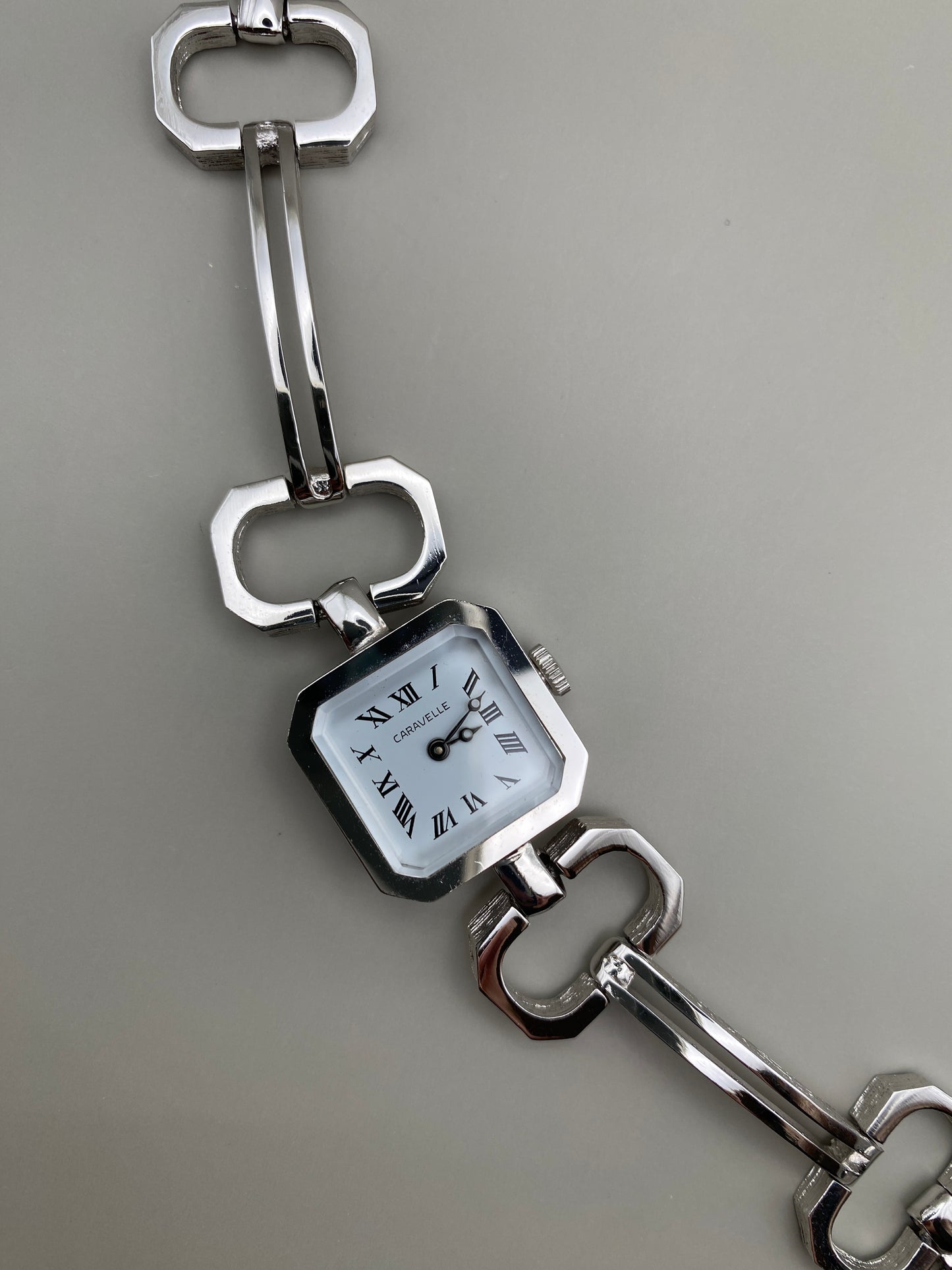 Montre Vintage Caravelle mécanique – Bracelet acier design géométrique 70s