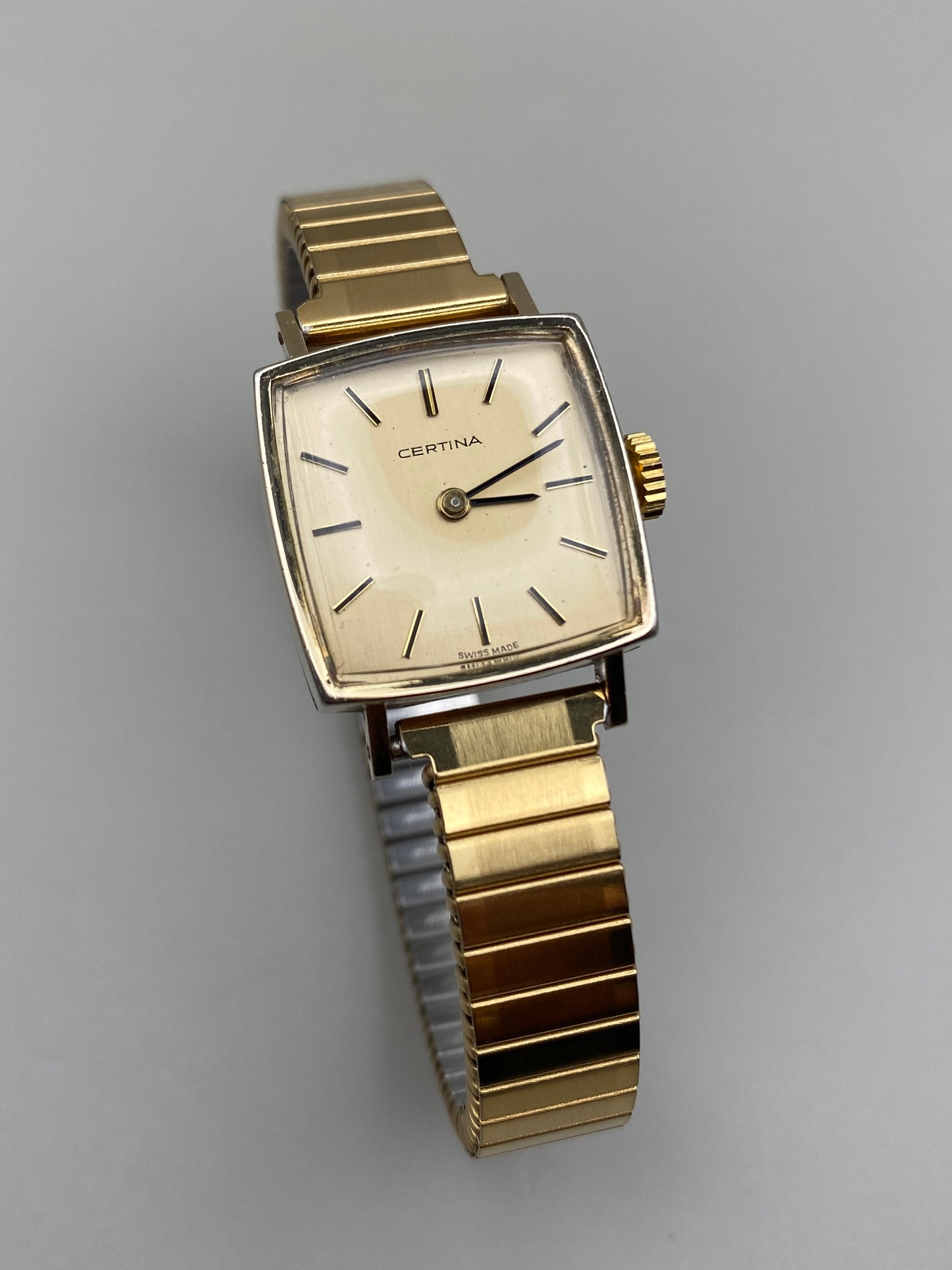 Montre Certina Vintage Femme – Carrée mécanique 70s