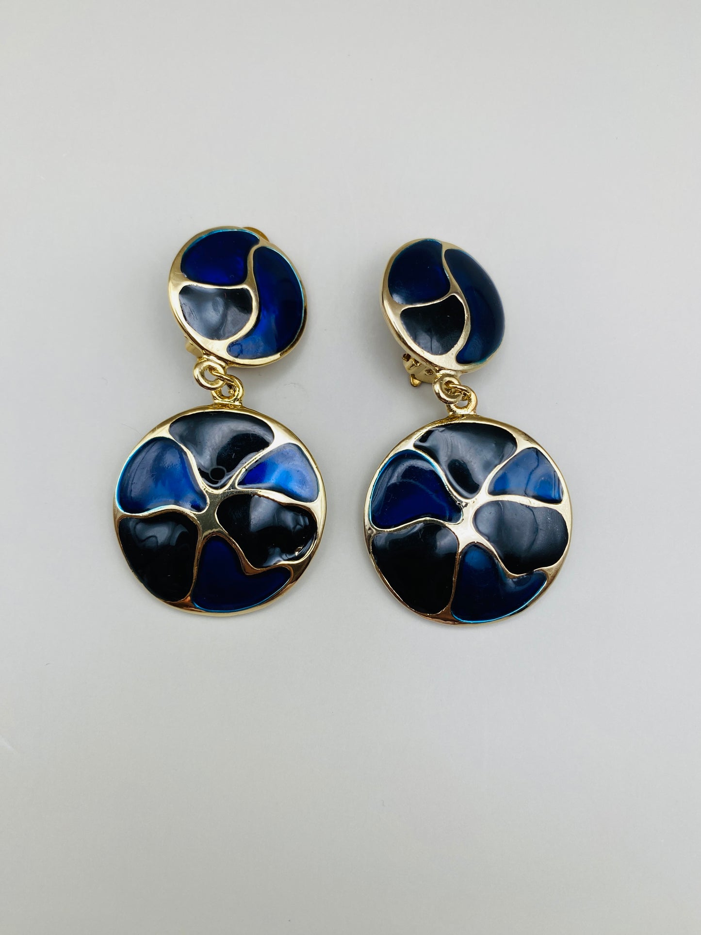 Clips Vintage ronds pendants émaillés bleu marine