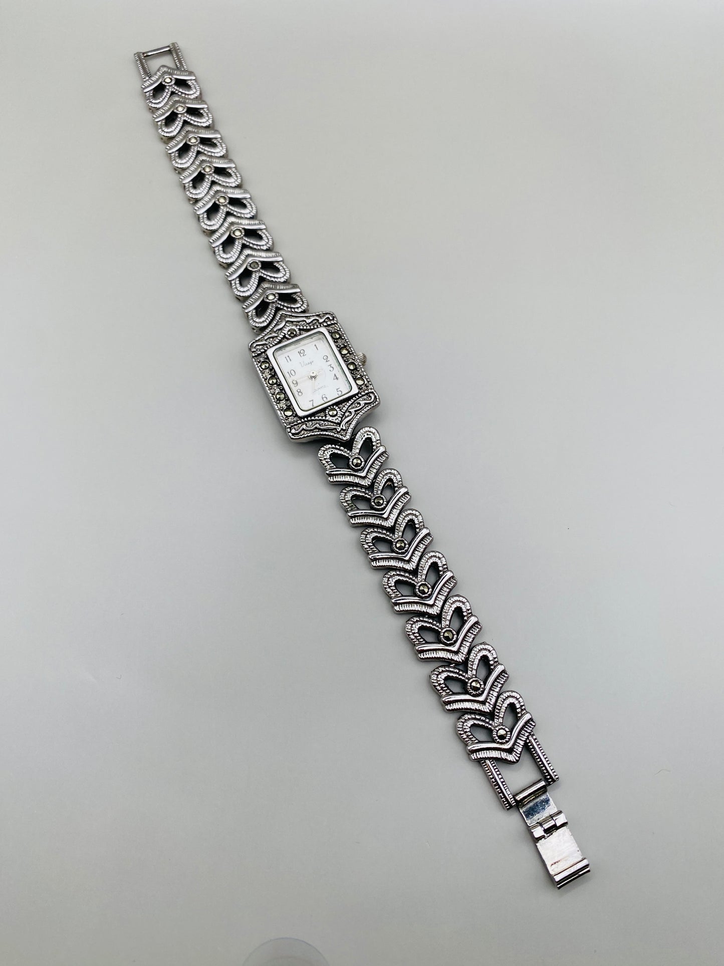 Montre Visage Quartz 90s – Style Art Déco Vintage