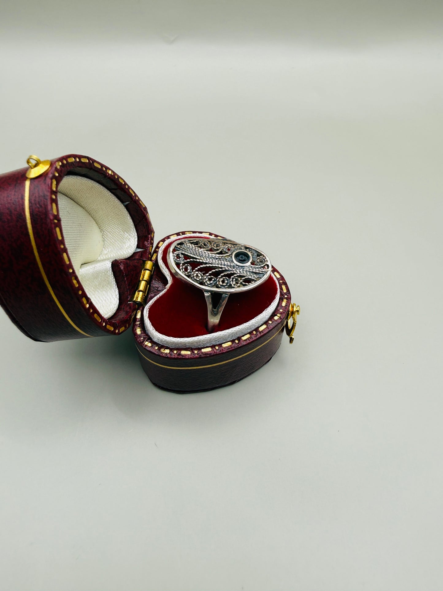 Bague vintage ajourée en argent 925 & pierre noire – esprit Art déco