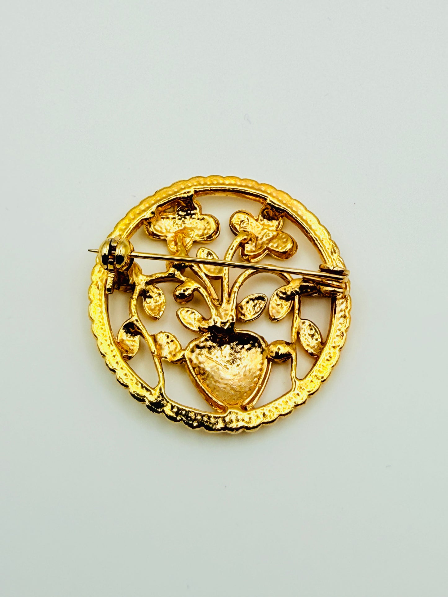 Broche florale ronde dorée nacrée vintage