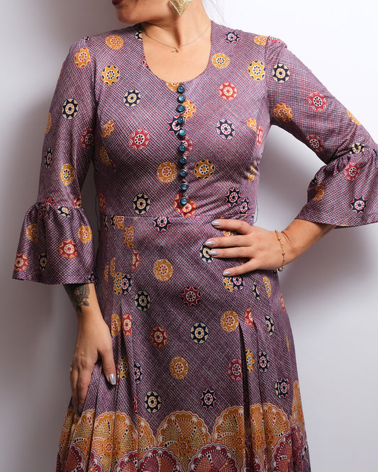 Robe Vintage Fait Main – Motifs Bohèmes 70s