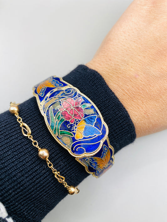 Bracelet manchette vintage en émail cloisonné – motif floral & papillon