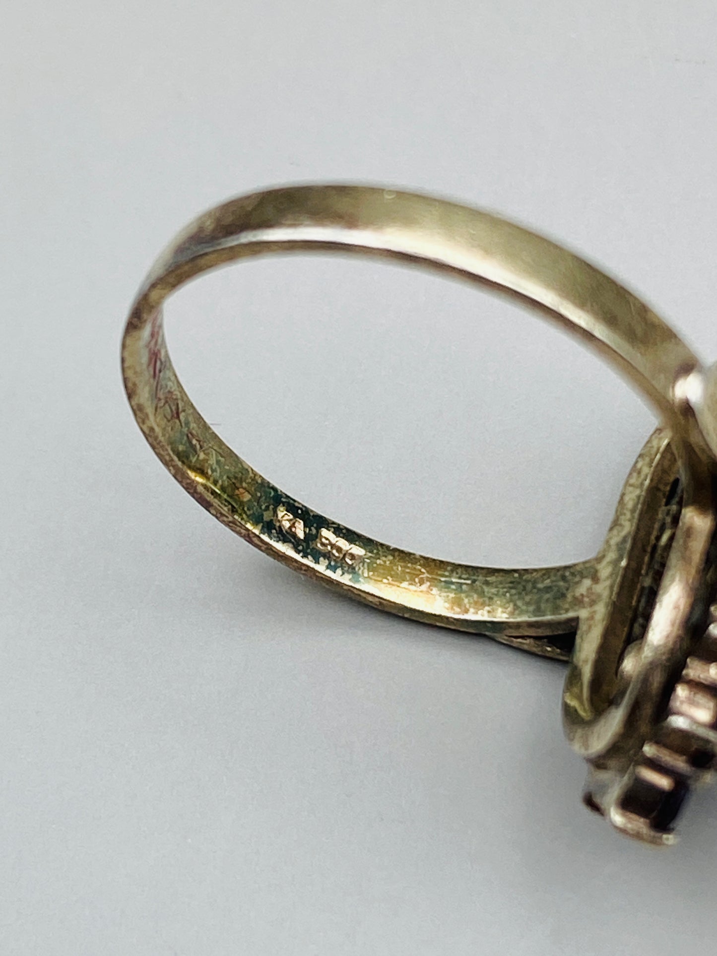 Bague allongée vintage grenats, monture argent 800 Plaquée or