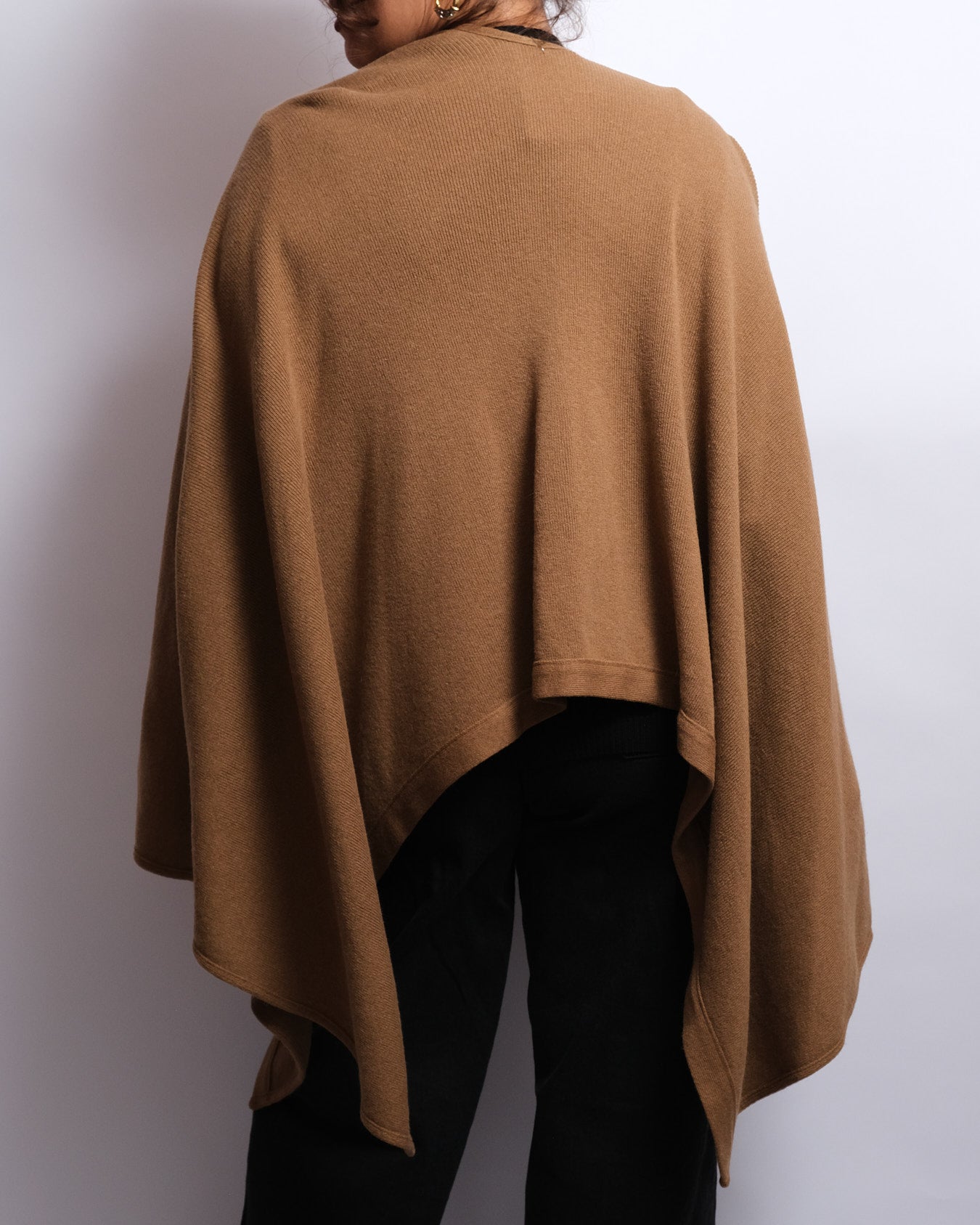 Poncho en laine couleur camel — Coupe ample & drapée