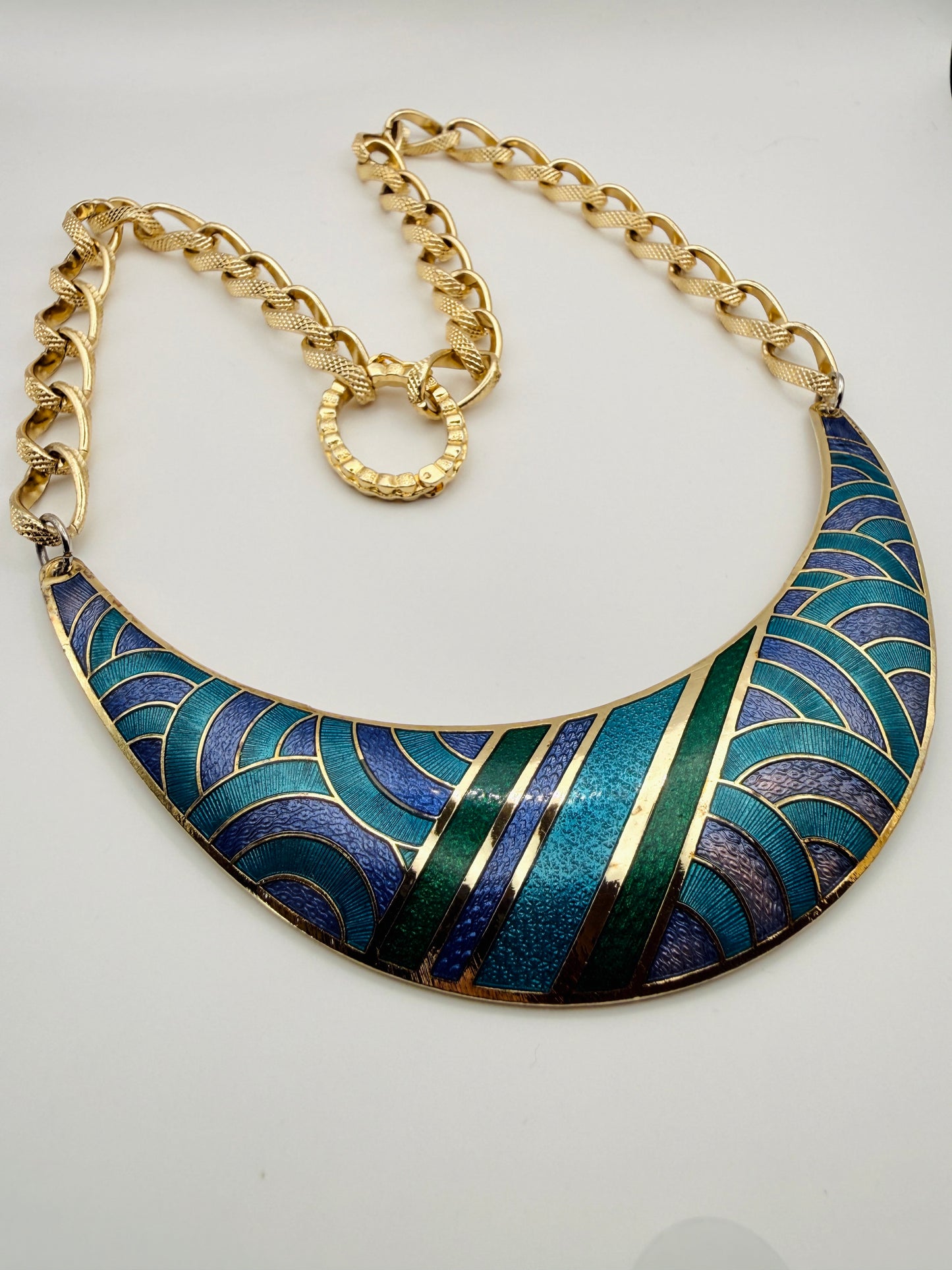Collier plastron vintage émaillé