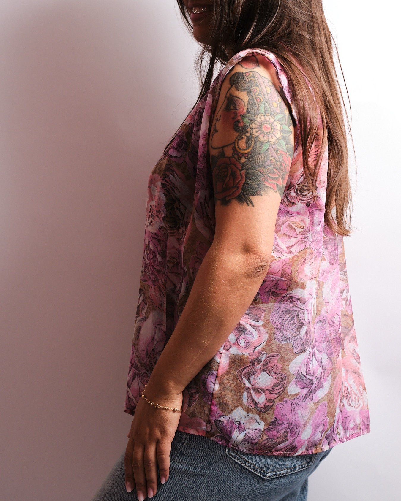 Chemisier vintage fait main — roses poudrées & transparence légère