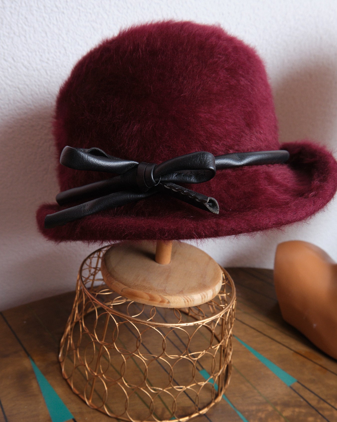 Chapeau vintage bordeaux effet angora