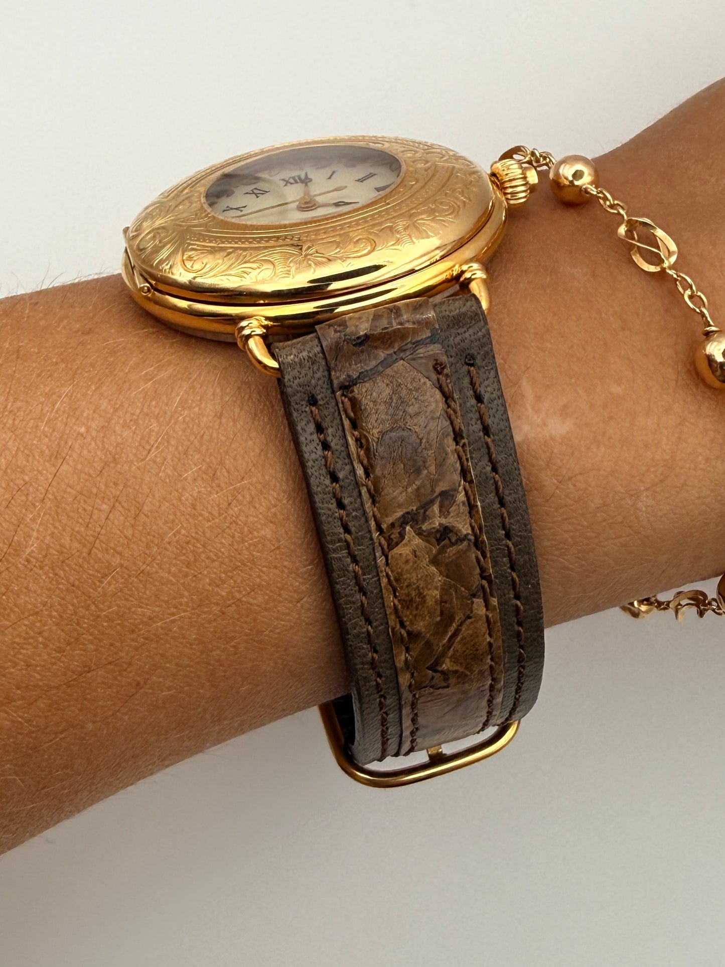 Montre vintage New Old Stock à quartz swiss made