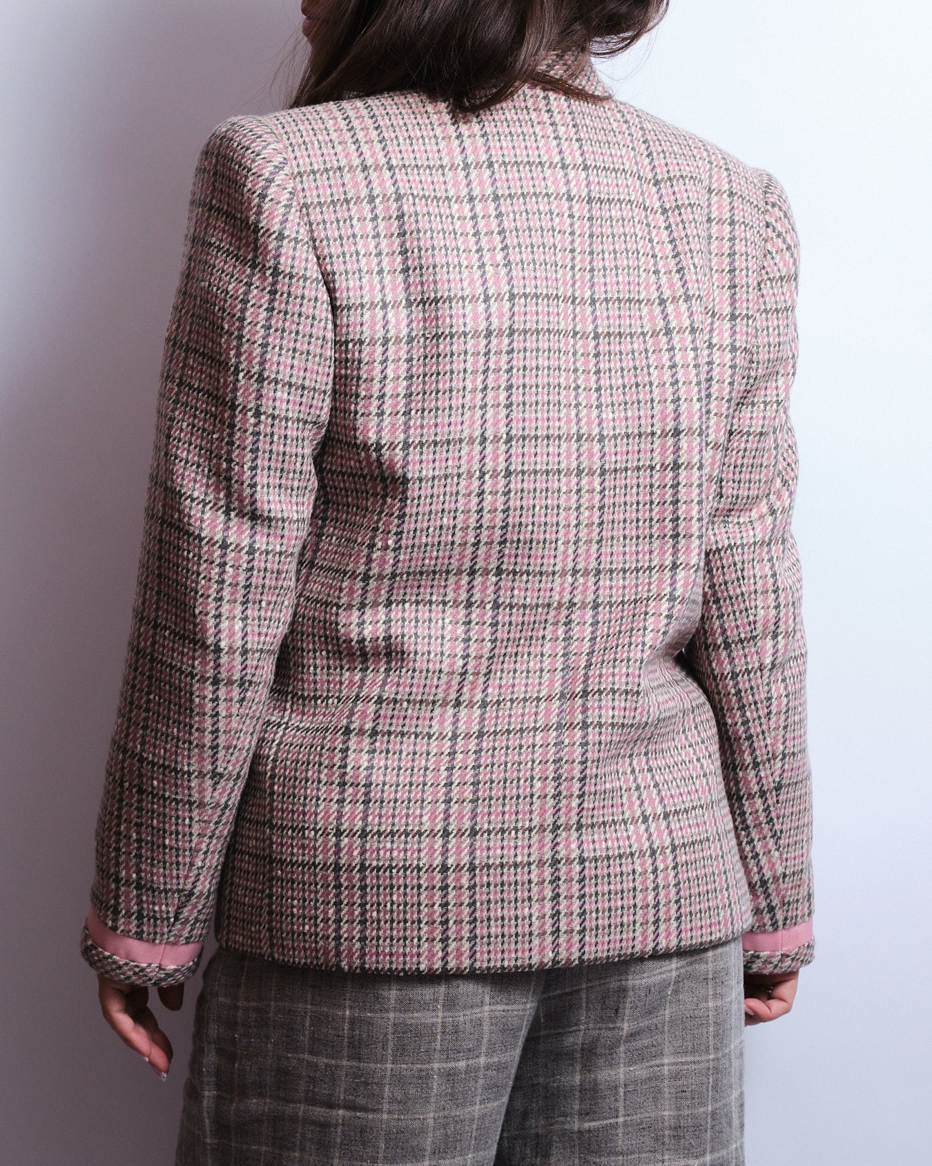 Veste en laine pied-de-poule rose – Détails satinés – Années 80