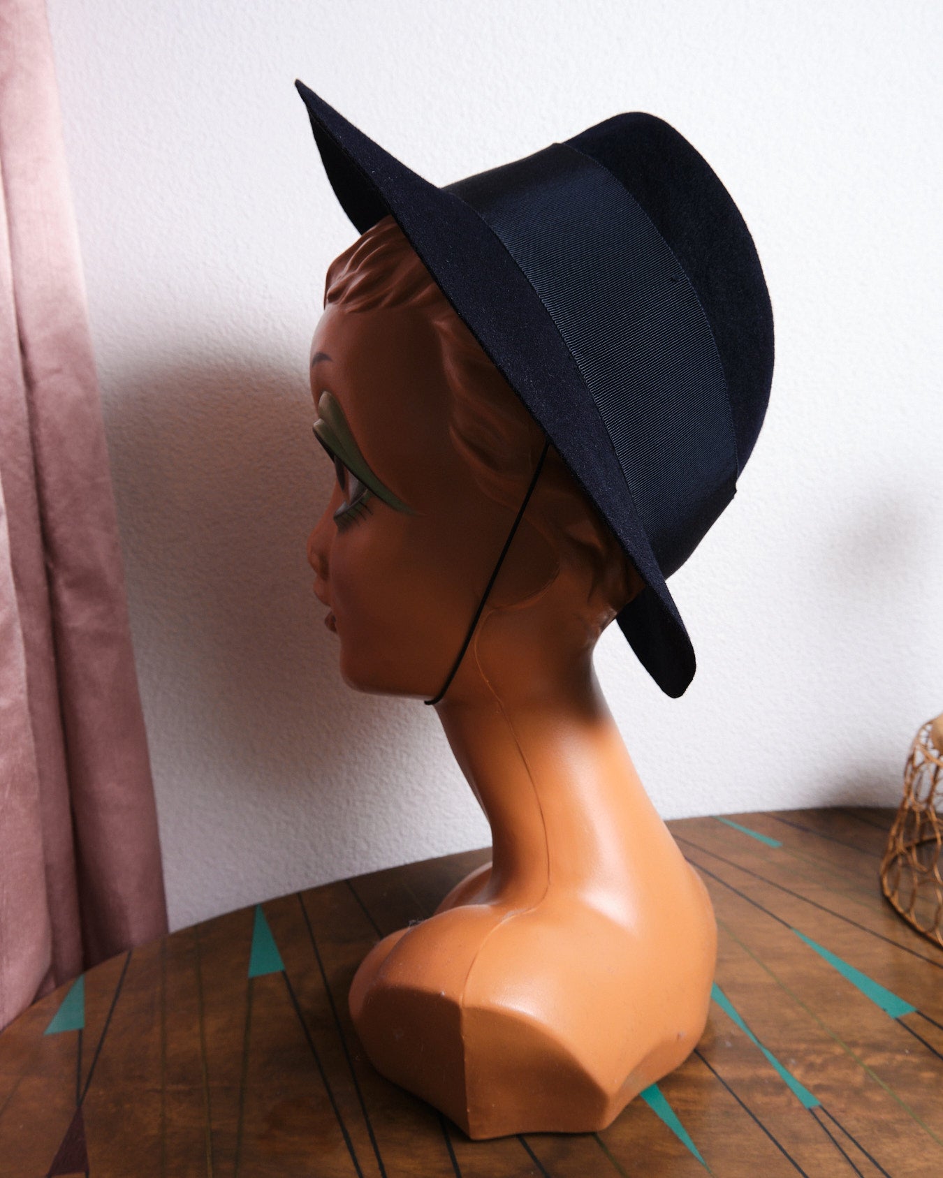 Chapeau vintage marine en laine