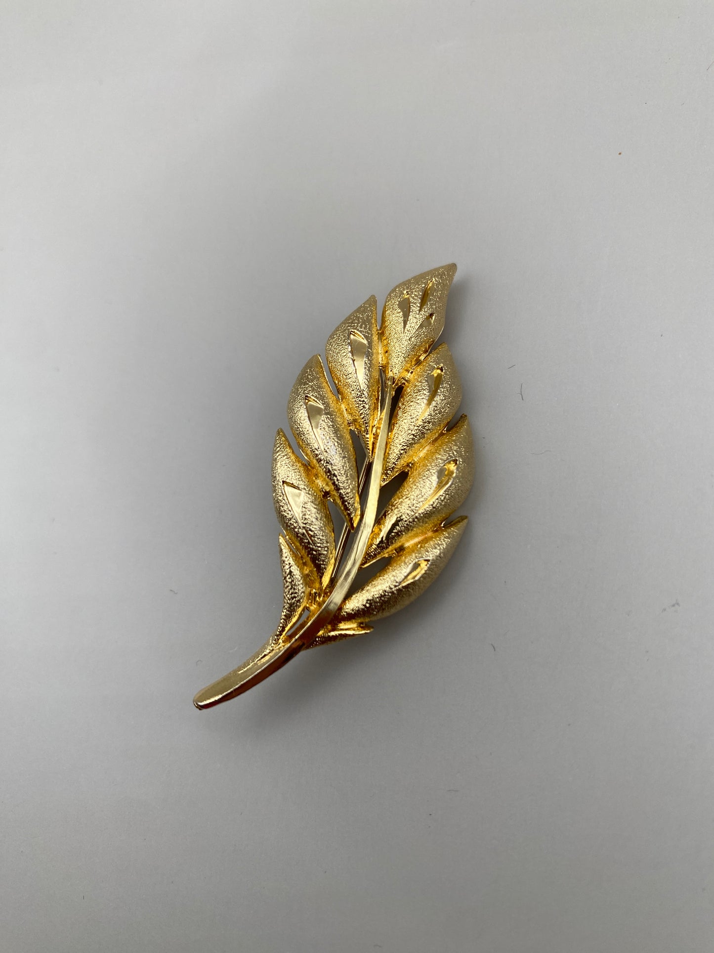 Broche vintage feuille