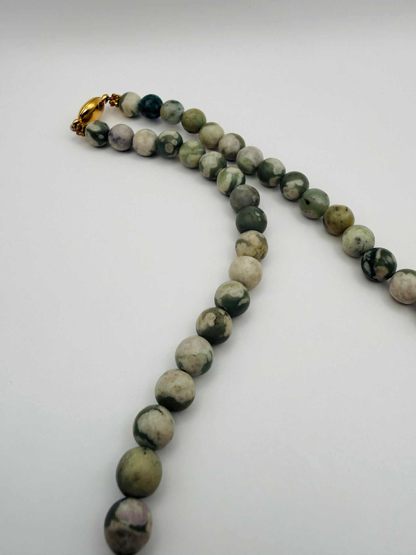 Collier vintage en pierres naturelles et véritables perles d’eau douce