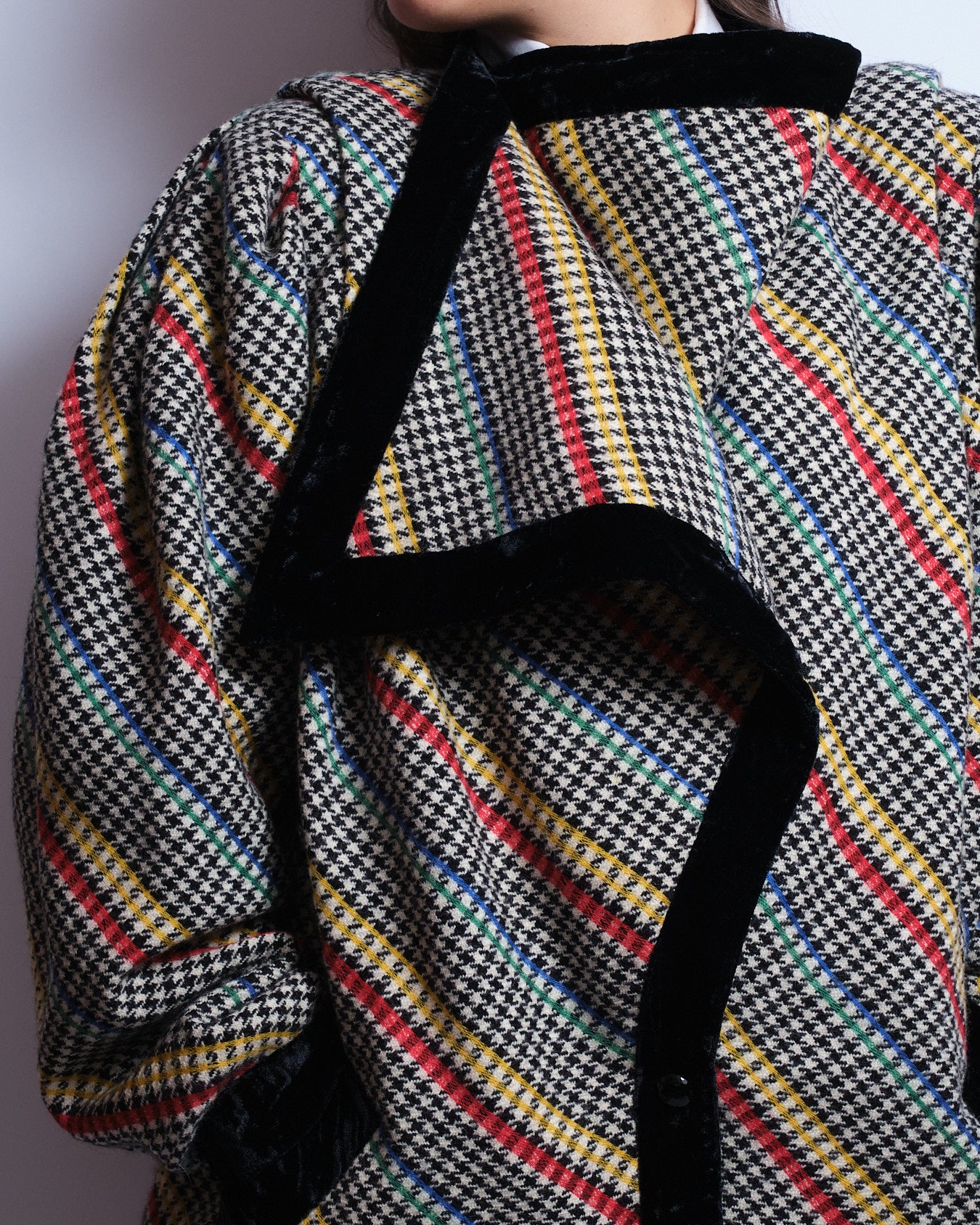 Manteau oversize à motif multicolore – Velours noir – Création artisanale des années 80