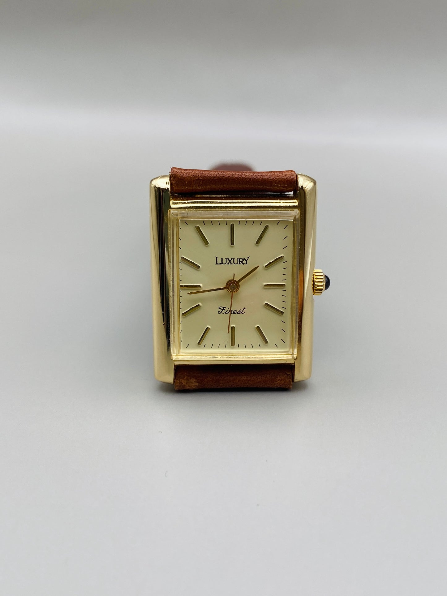 Montre Vintage Luxury Finest 80s – Mouvement automatique, dorée avec bracelet cuir neuf