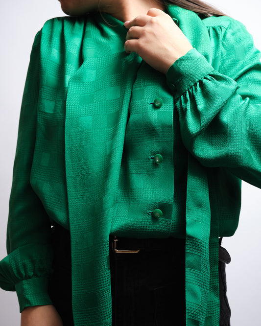 Chemisier couture en Soie tissu de chez Gianni Versace – lavallière, vert texturé