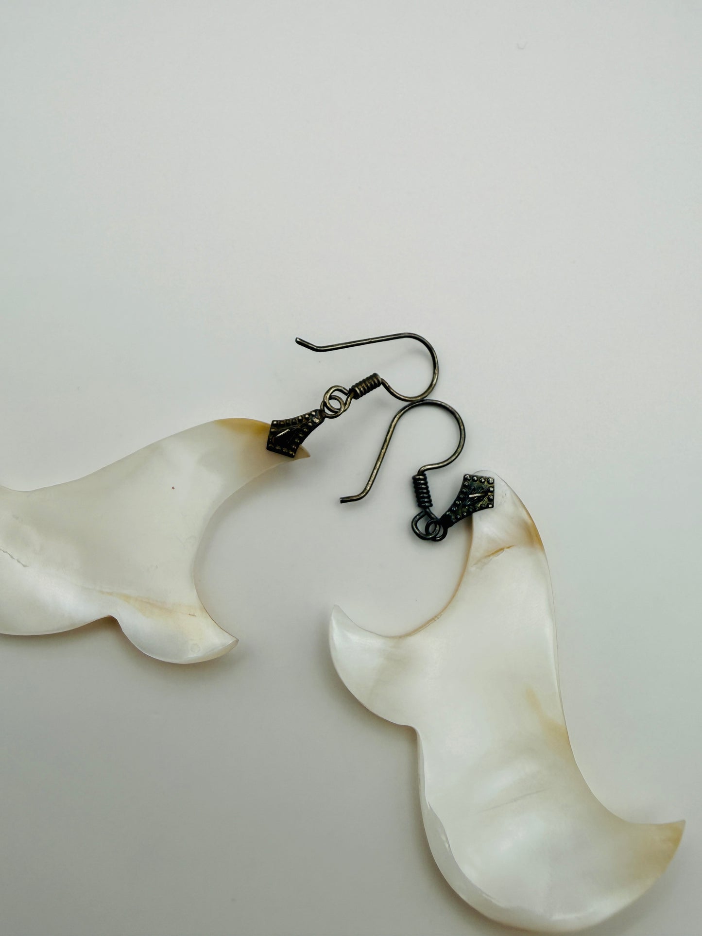 Boucles d’oreilles vintage artisanales en nacre