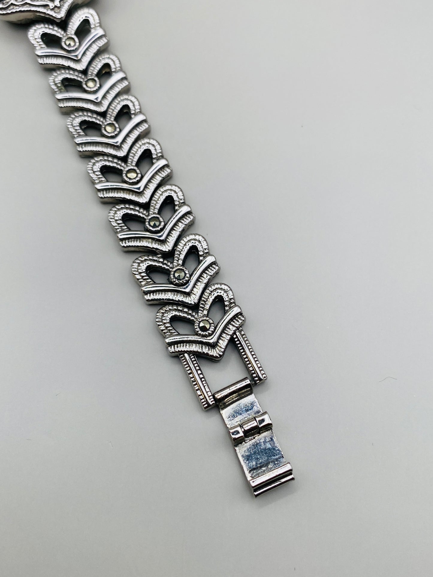 Montre Visage Quartz 90s – Style Art Déco Vintage